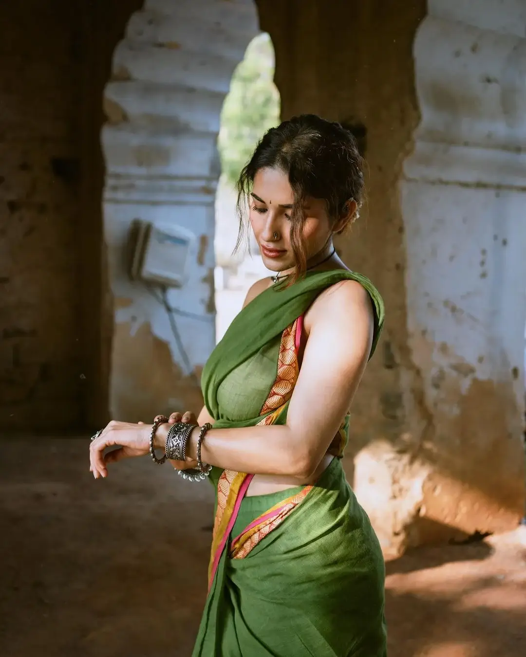 Ruhani Sharma Green Saree Backless Photos With Village Girl Look